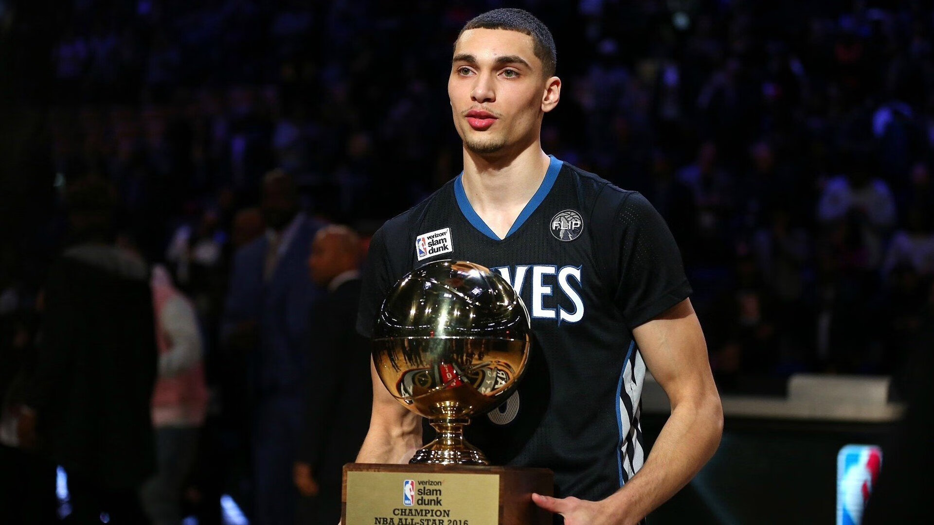 爱游戏体育app网页版下载-勇士球员录制训练日志引粉丝互动，勇士公开训练赛视频